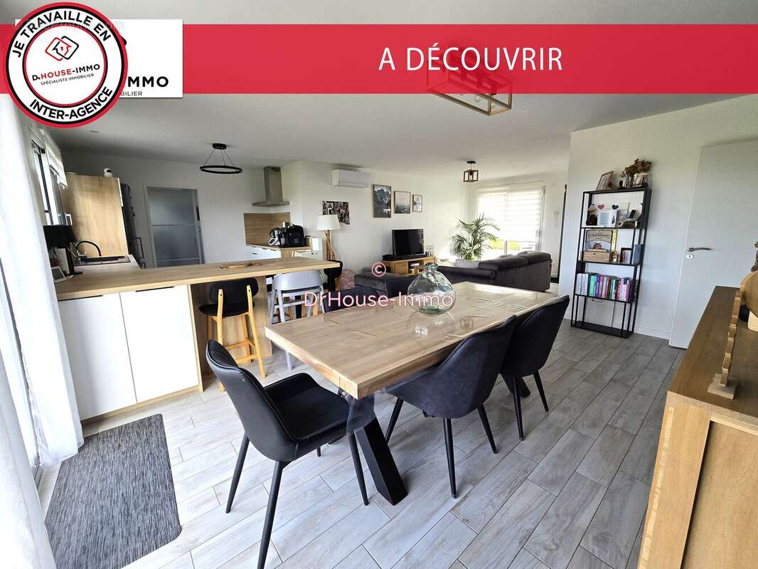 Maison à SAINTE-NEOMAYE