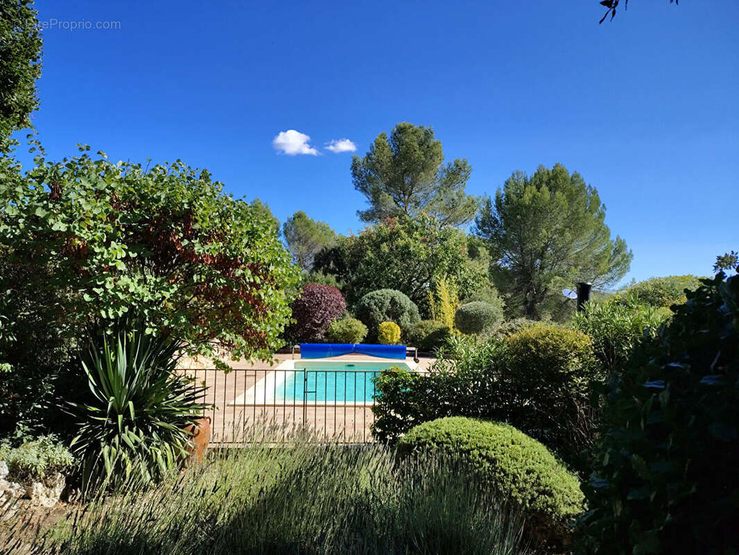 Maison à FOX-AMPHOUX