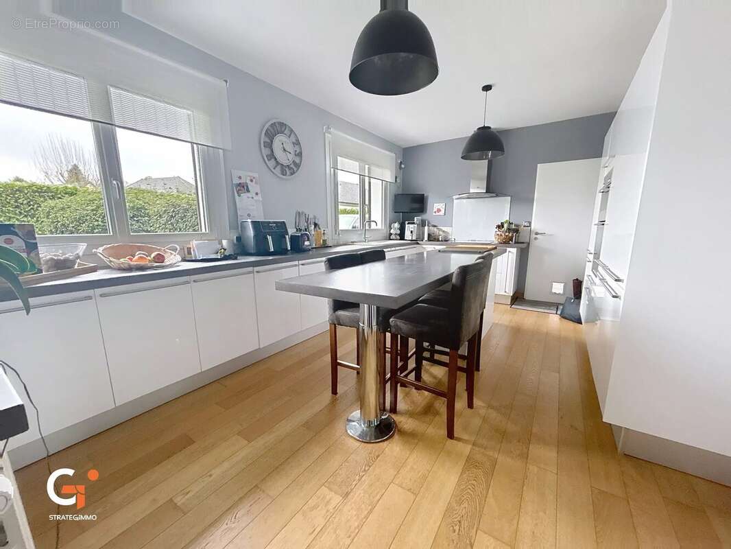 Maison à SAINT-PIERRE-DES-FLEURS