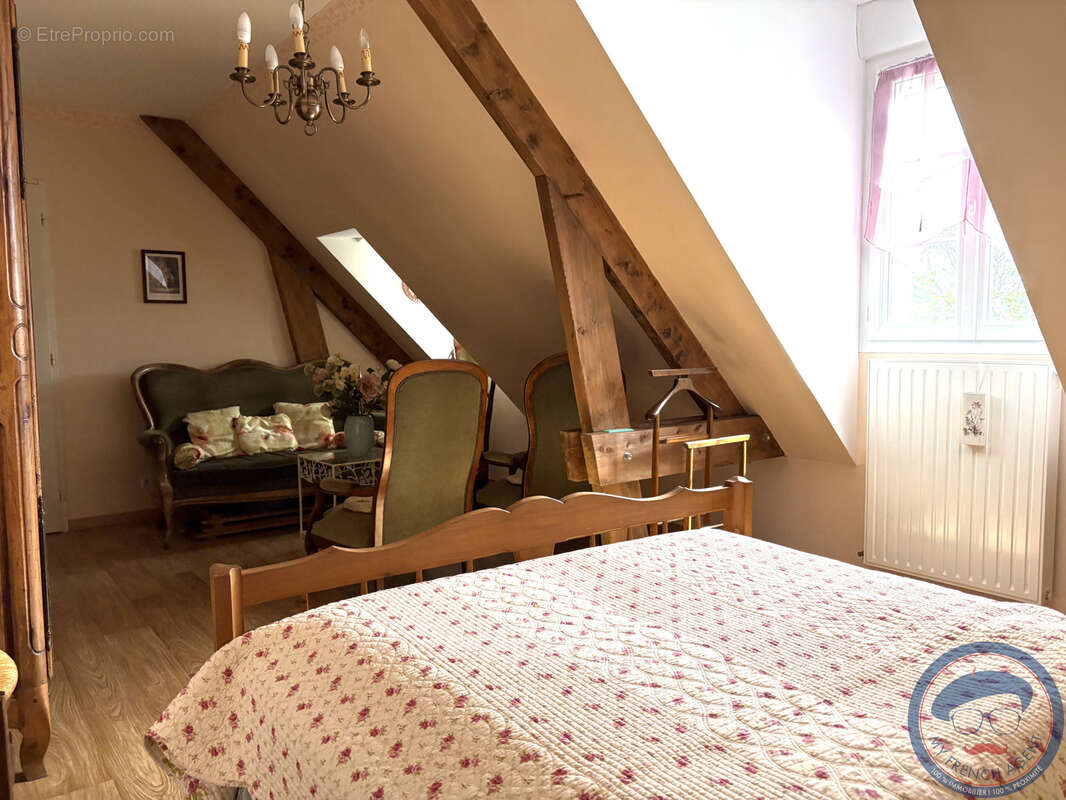 Maison à LA VILLE-AUX-DAMES