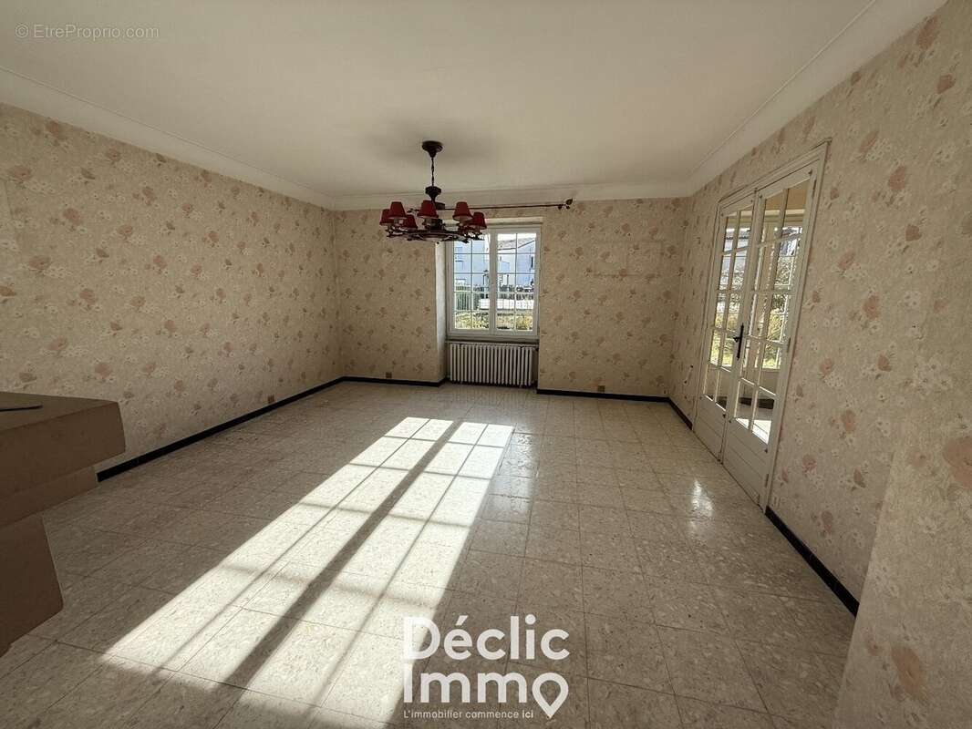 Maison à FARGUES-SAINT-HILAIRE