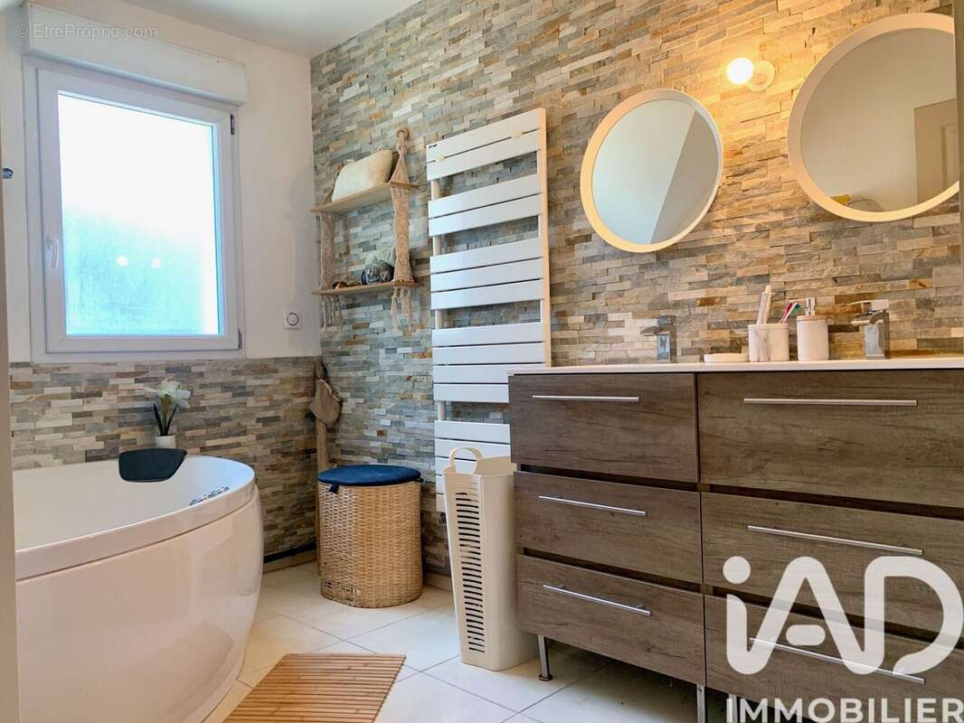 Photo 4 - Maison à LA CHAPELLE-SAINT-MESMIN