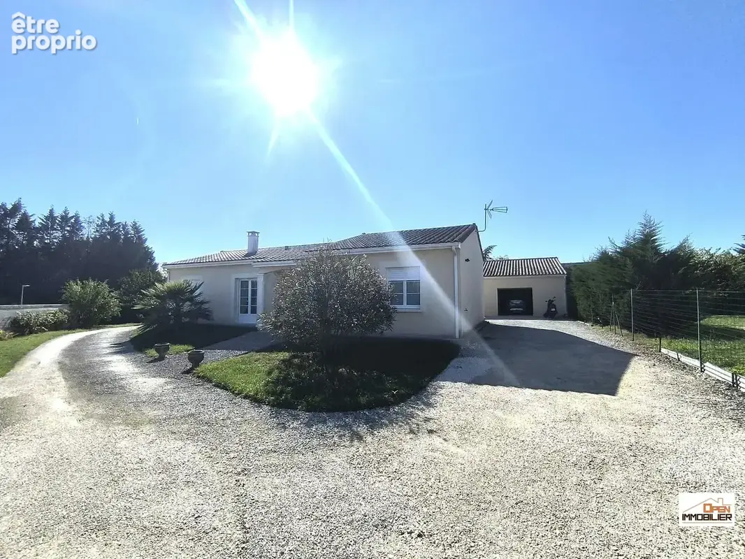 Maison à LA COURONNE