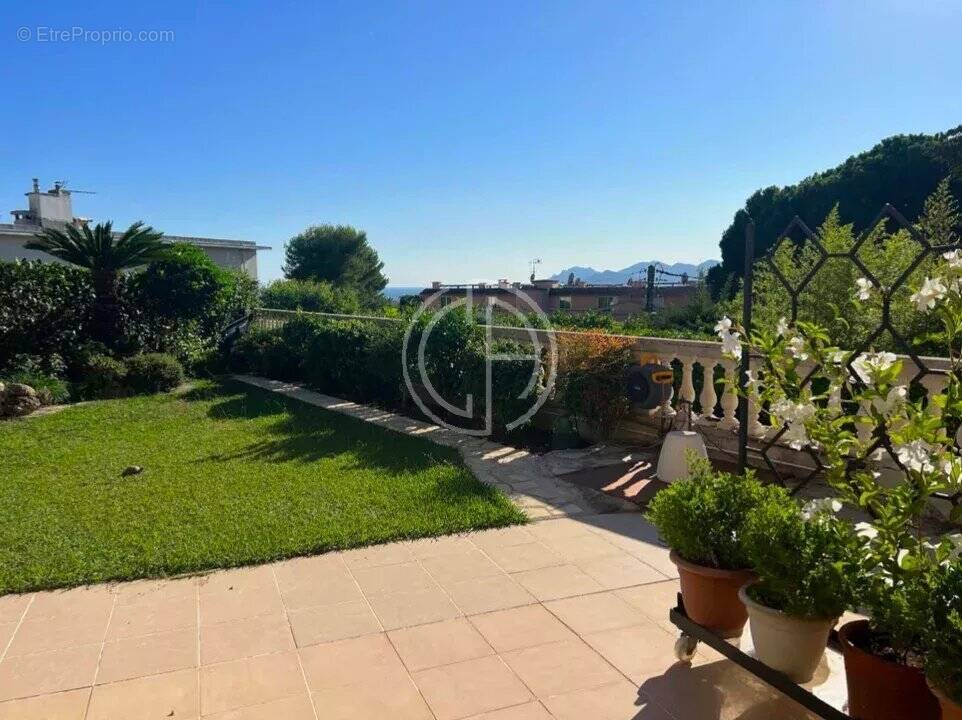 Appartement à LE CANNET