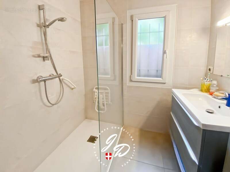 Appartement à AIX-LES-BAINS