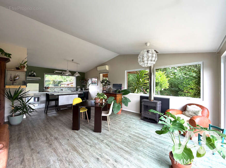 Maison 140 m² à Saubrigues  - photo 3