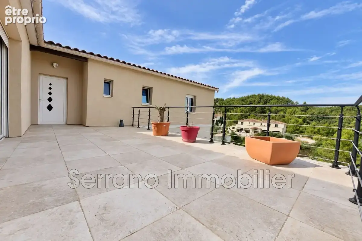 Maison 5 pièces 139 m² à vendre à Beaucaire (30300) - photo 2