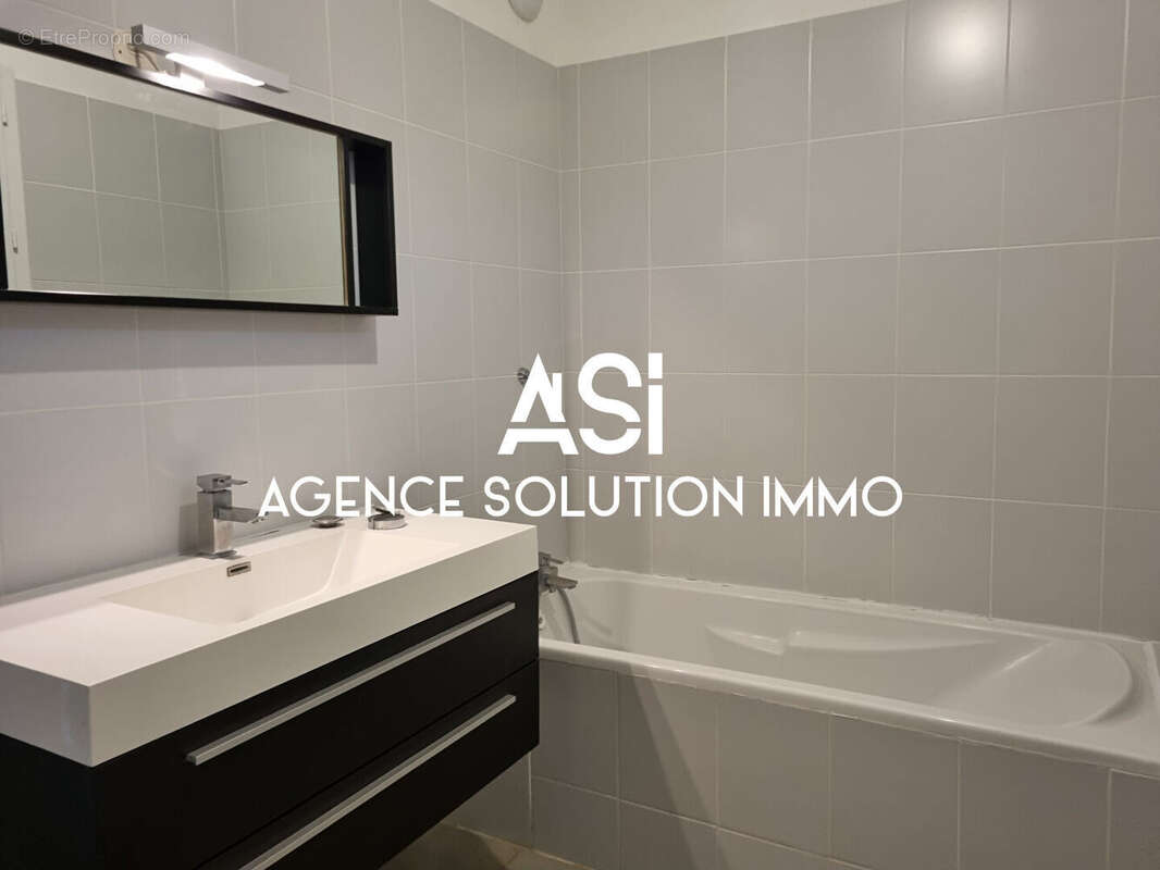 Maison à MONTELIMAR