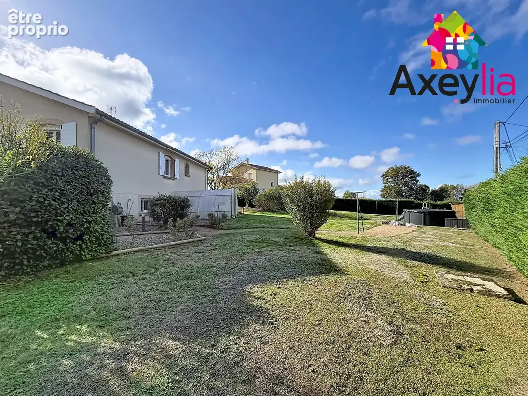 A vendre - virigneux - maison familiale de plain-pied avec sous-sol aménagé, grand terrain arboré et piscine h - photo 10