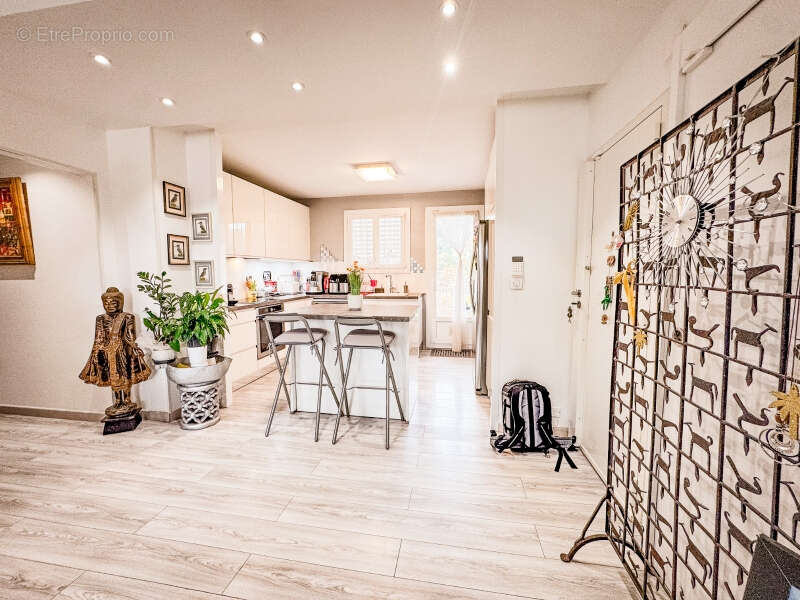 Appartement à AURIOL