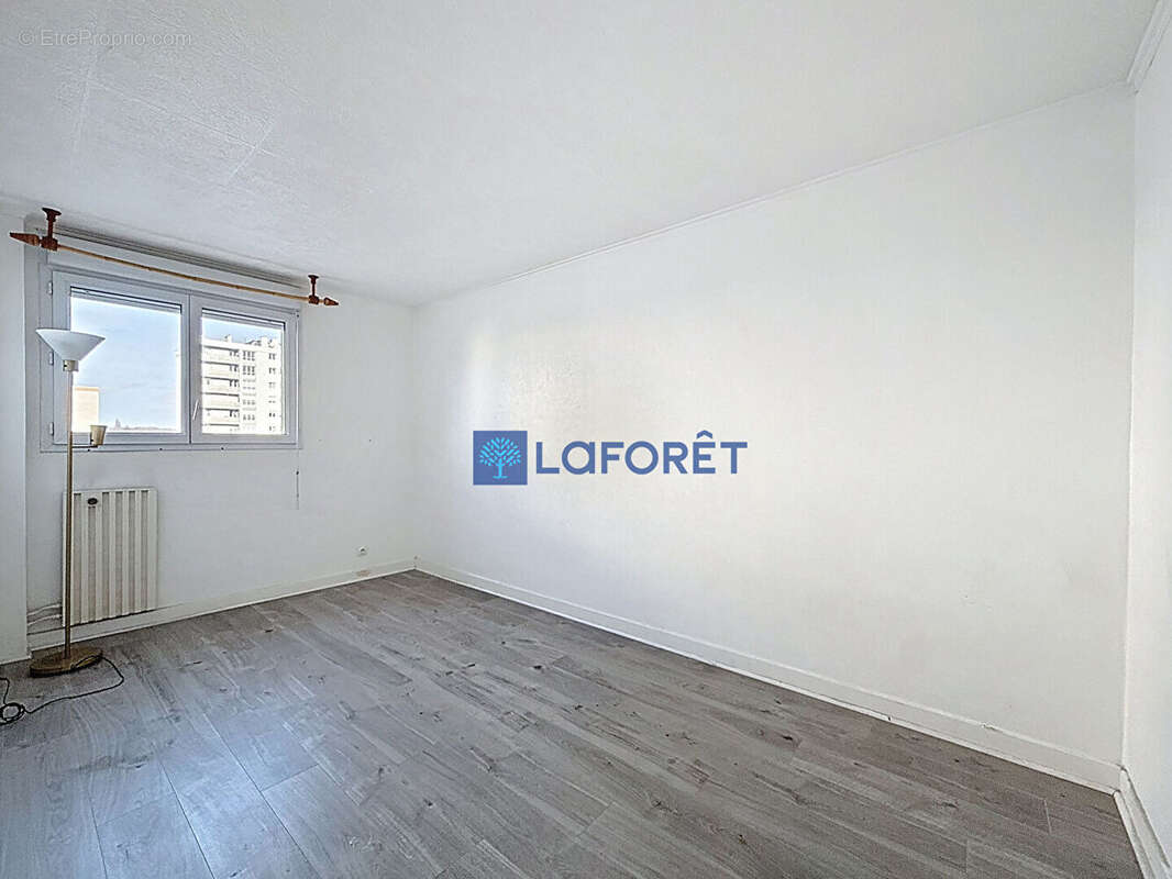 Appartement à CHILLY-MAZARIN