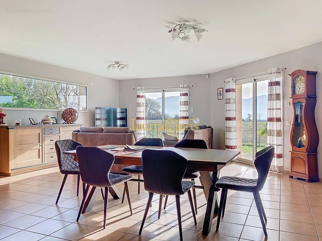 Maison à SAINT-HILAIRE-DU-ROSIER