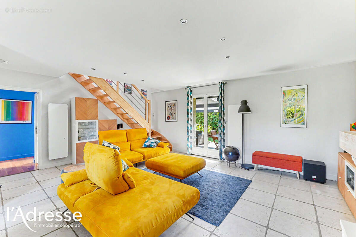 Exclusivité l'Adresse Immobilier - Cugnaux - Maison de 168 m2 avec Garage et piscine Couverte sur un terrain de 552m². - photo 16
