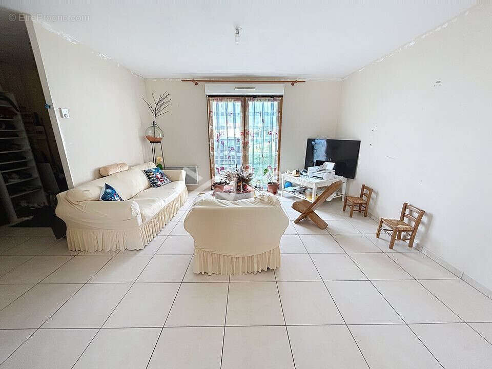 Maison à MAIZIERES-LA-GRANDE-PAROISSE