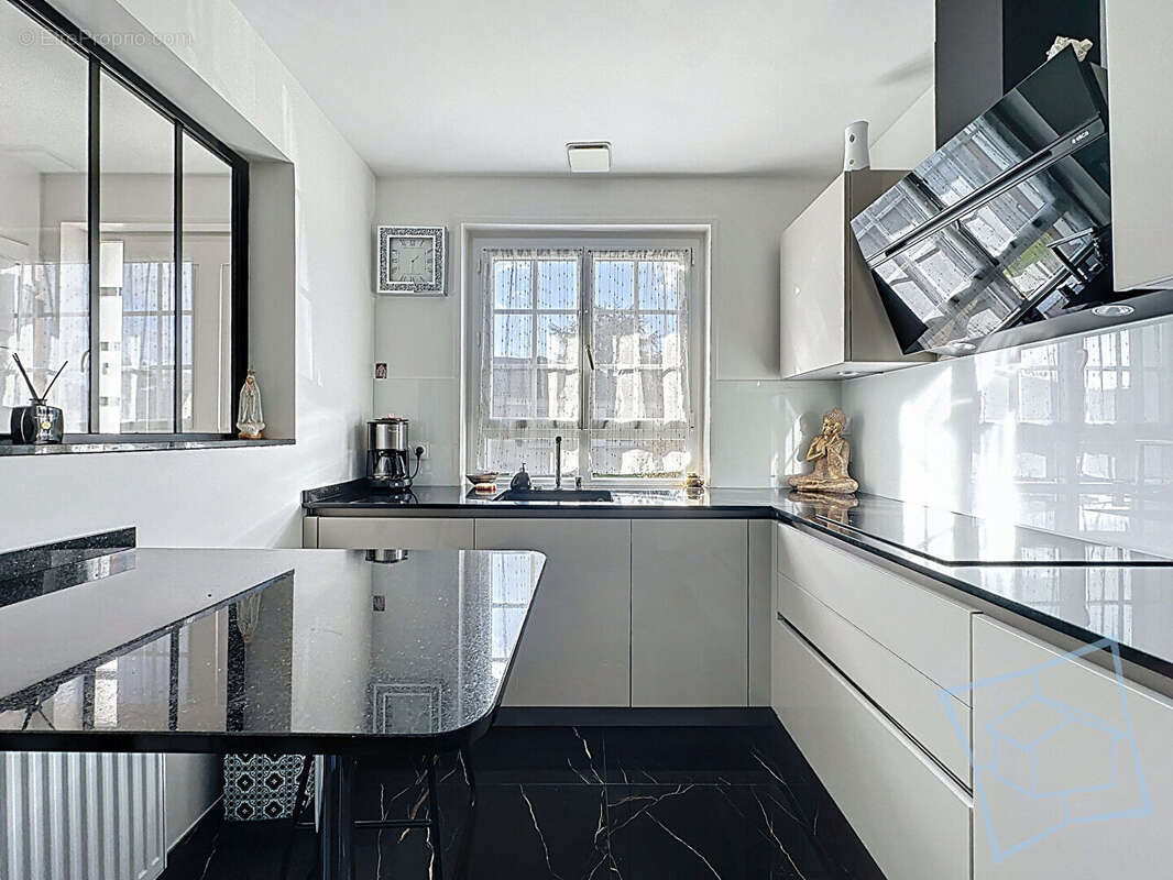 Maison à CERNAY-LA-VILLE