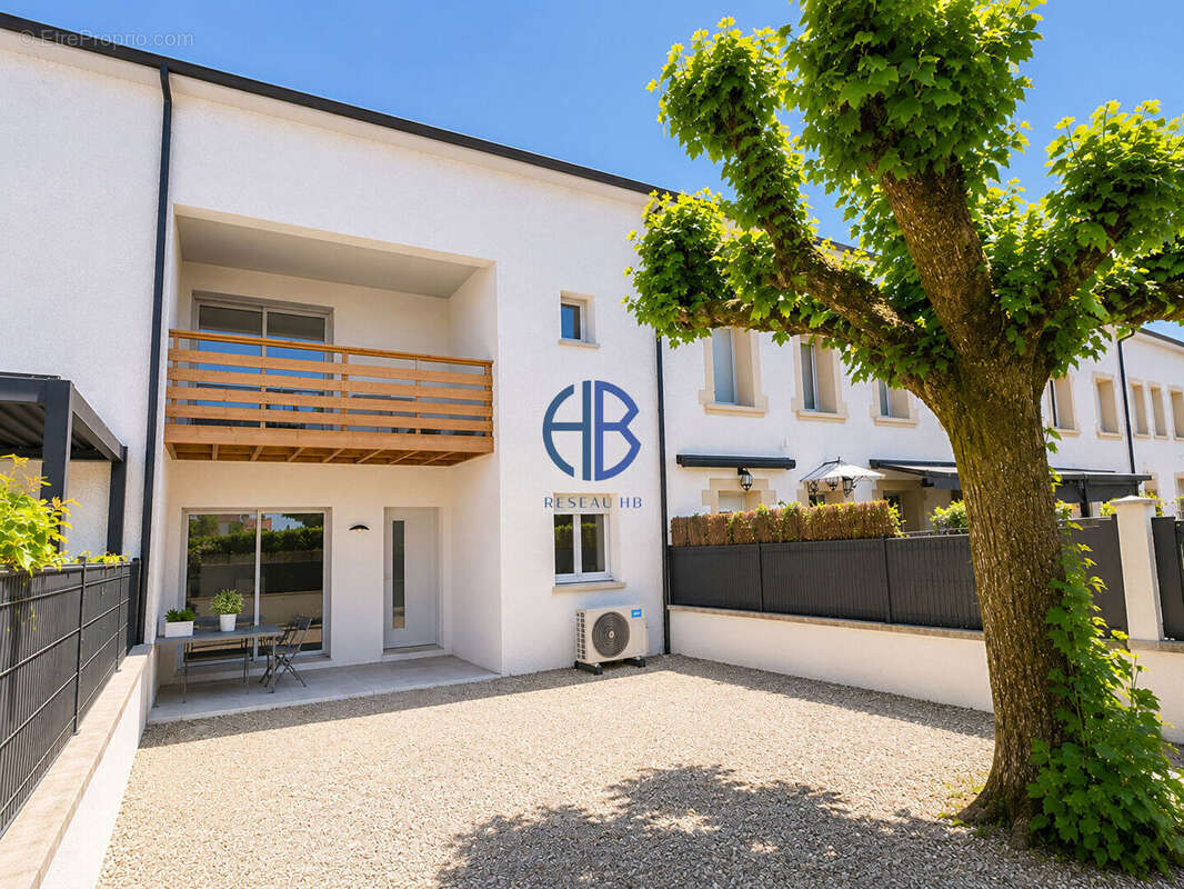 Maison à LA TOUR-DU-PIN