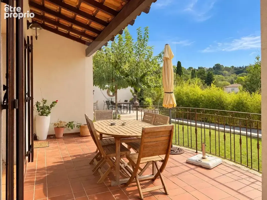 Guilles, à pied du village : maison familiale avec piscine et vue sans vis-à-vis - photo 7