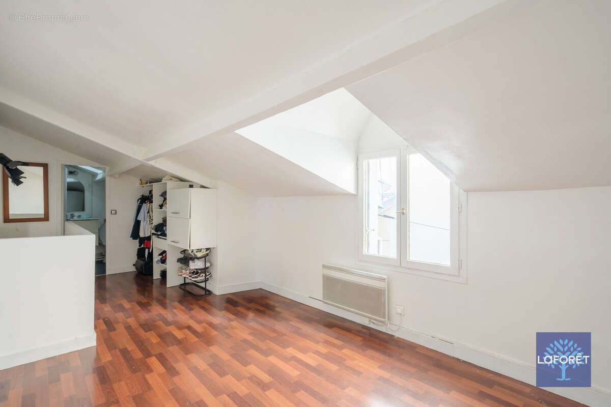 Appartement à LES PAVILLONS-SOUS-BOIS