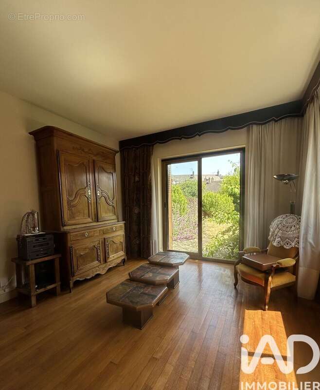 Photo 6 - Maison à MEHUN-SUR-YEVRE