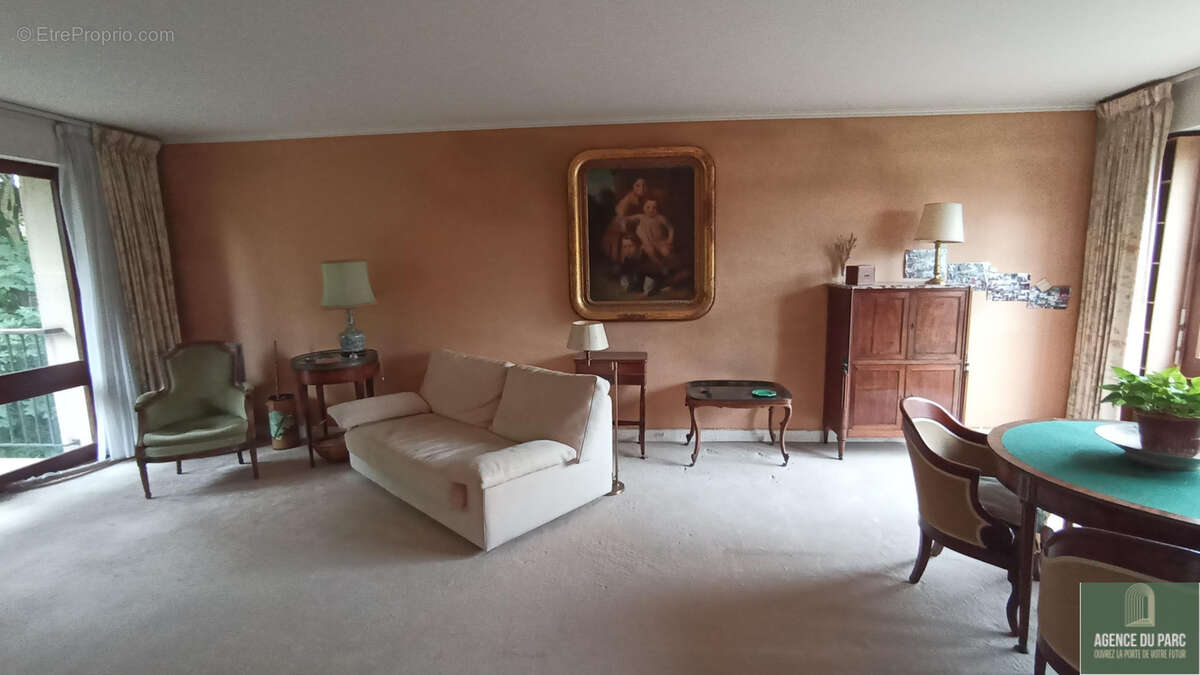 Appartement à VILLE-D'AVRAY