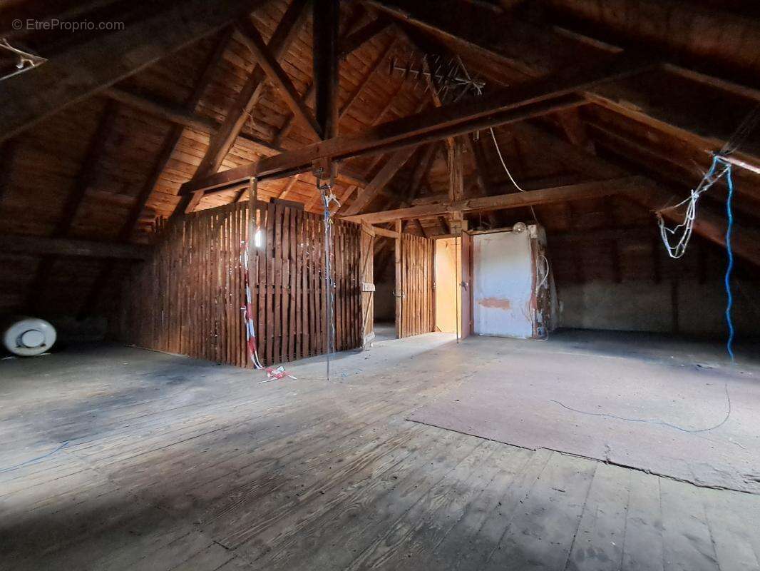 Appartement à MASSIAC