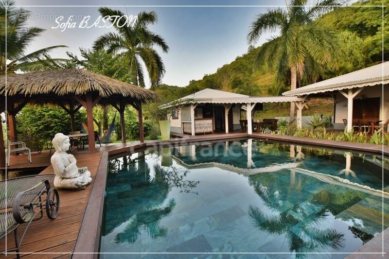 Maison à LES TROIS-ILETS