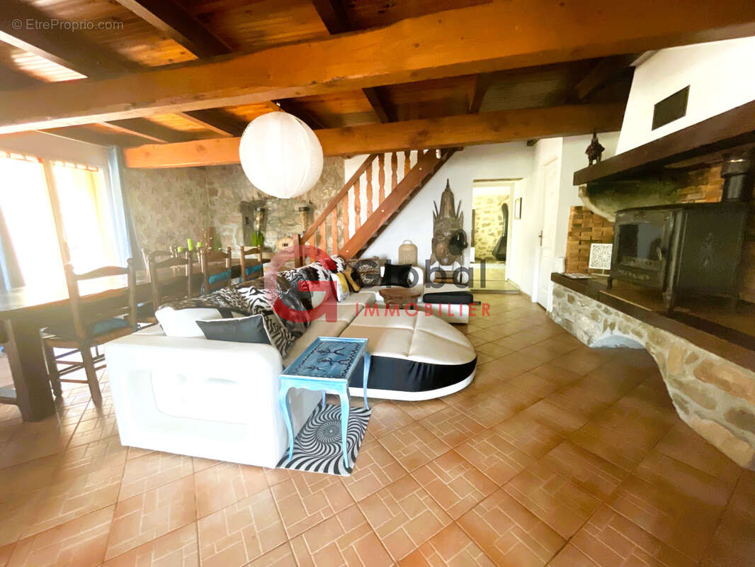 Maison à LACAUNE