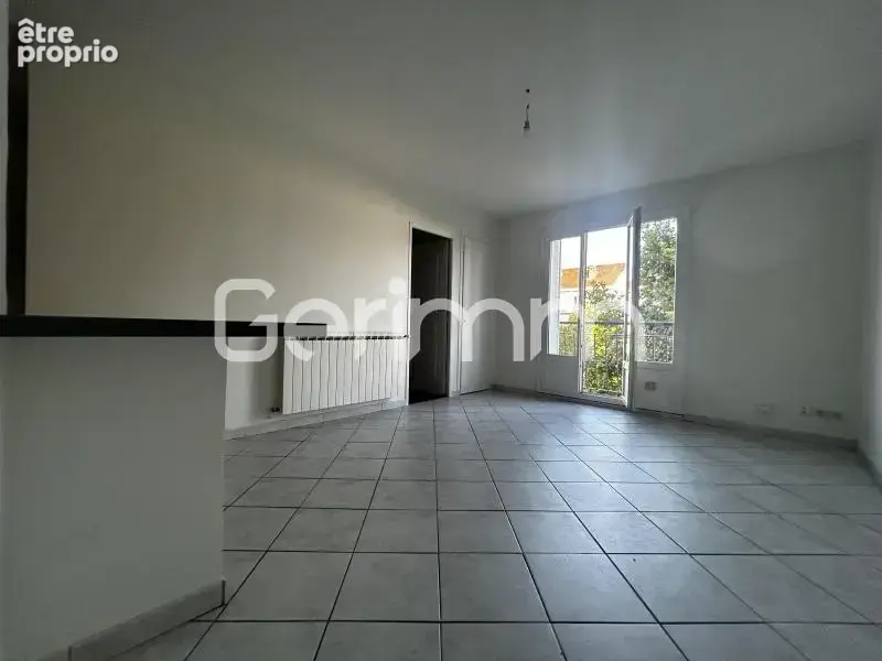 Vente - Appartement - 3 pièces + cuisine - 45 m² - 119 000 € - - photo 9