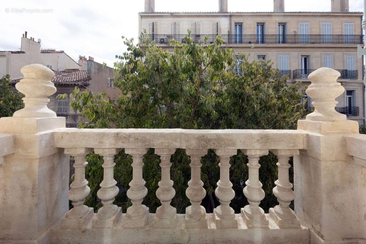 Appartement à MARSEILLE-1E