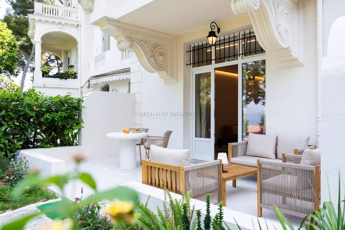 Appartement à ROQUEBRUNE-CAP-MARTIN