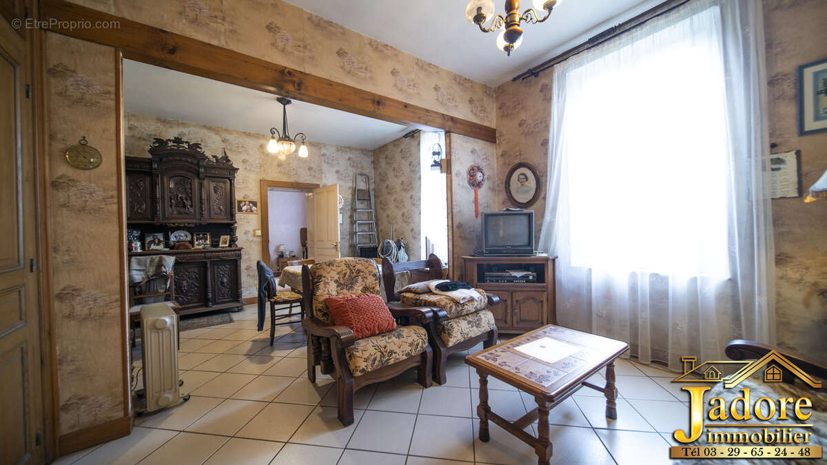Immeuble + grand terrain constructible - photo 6