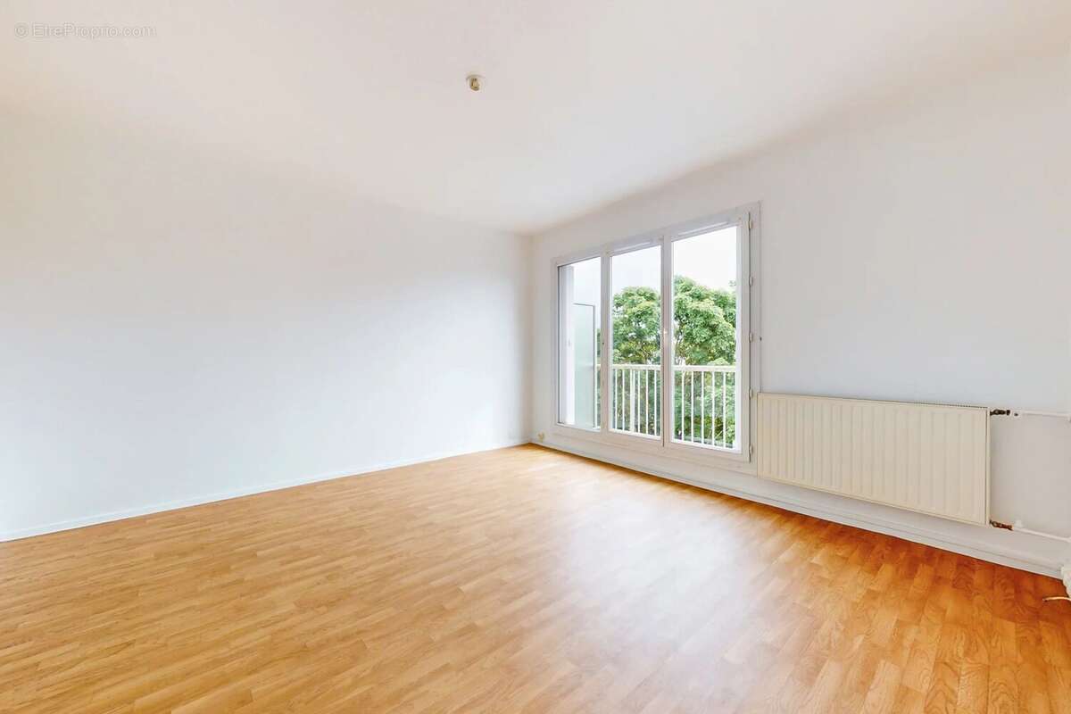 Appartement à MAGNY-LES-HAMEAUX