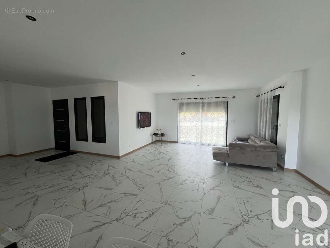 Photo 4 - Maison à LA CHAPELLE-JANSON