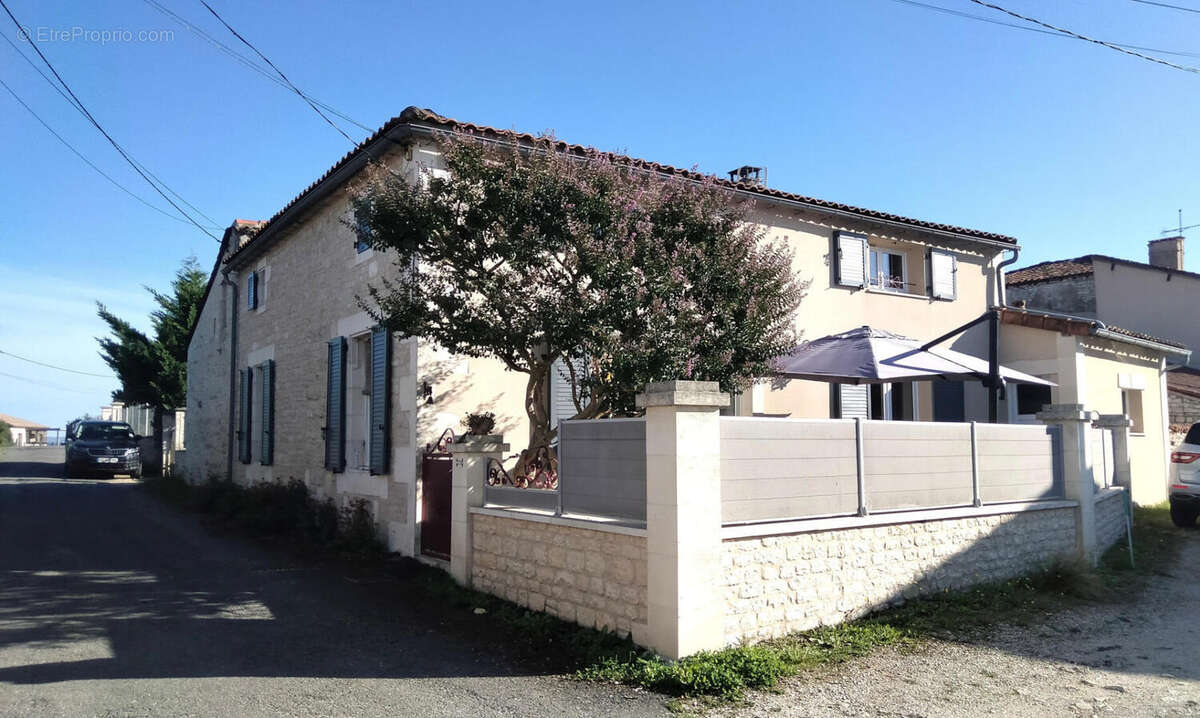 10 OCT 2025 - Maison à COULGENS