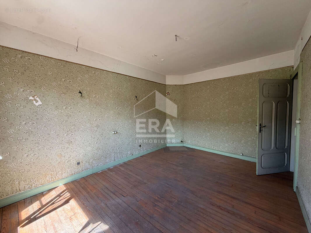 Maison Arthes 8 pièces 200 m2 - photo 7