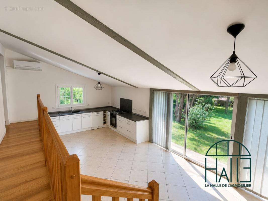 Maison 143 m² à La Coquille  - photo 7