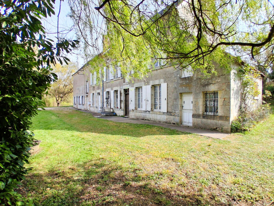 Corps de ferme type longère à rénover sur 2,14 ha - photo 12
