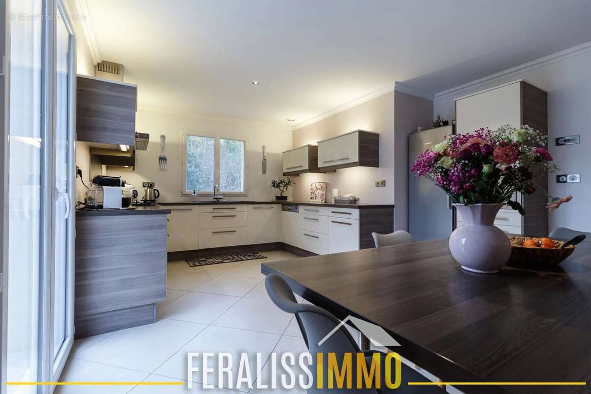 Maison à VAUX-SUR-SEINE