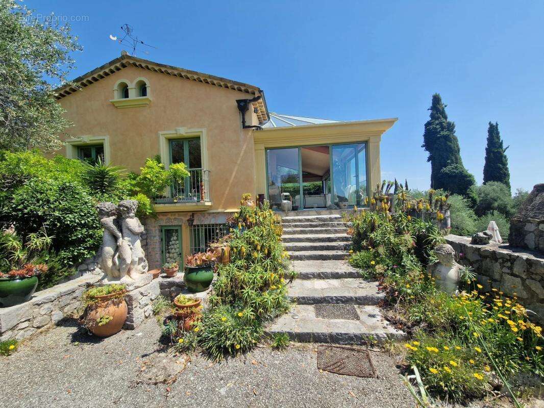 Maison à SPERACEDES