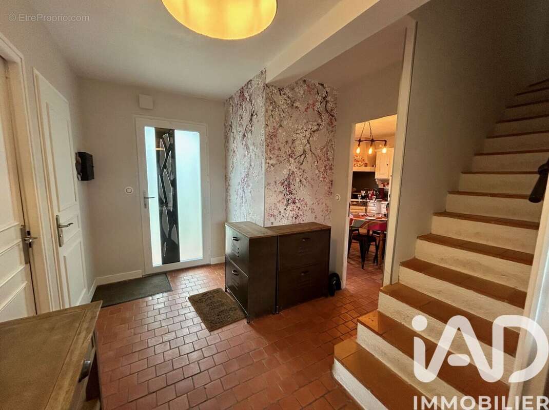 Photo 2 - Maison à NEUILLE