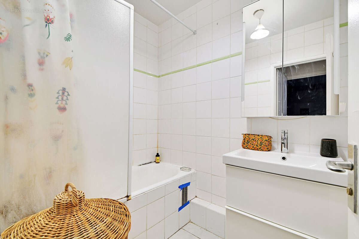 Appartement à PARIS-19E