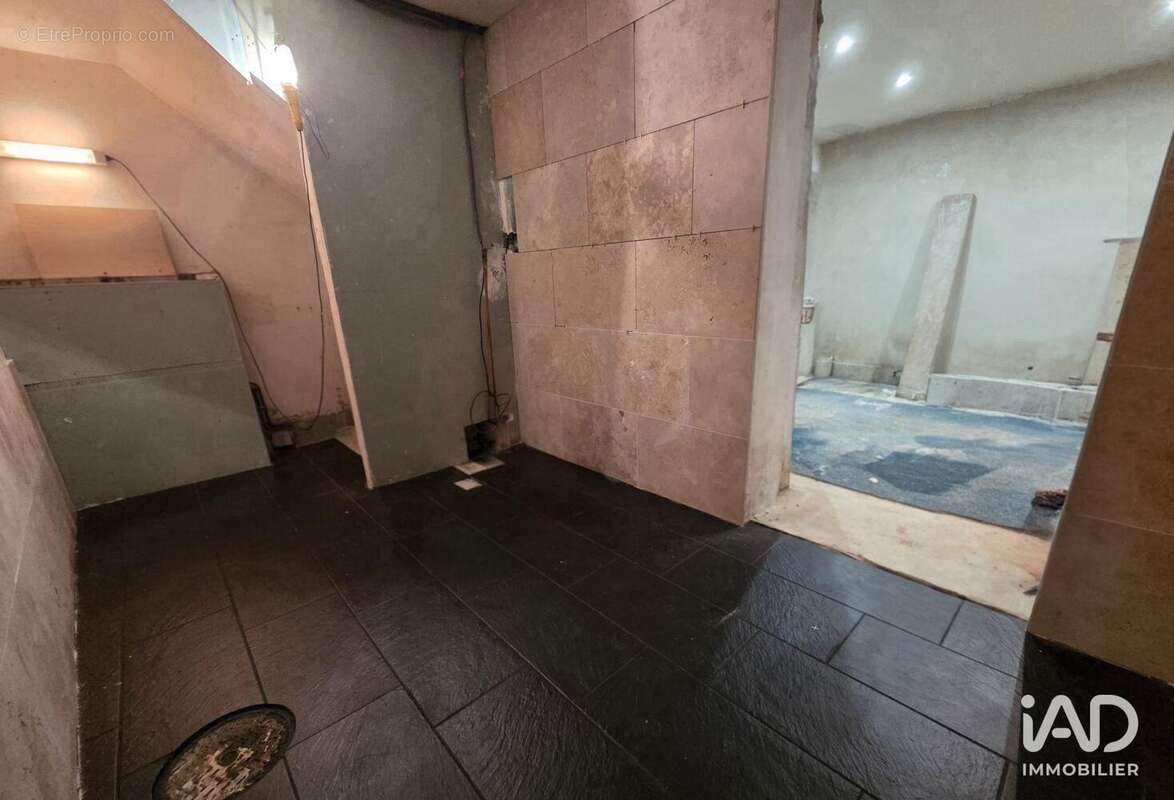 Photo 5 - Commerce à LOUVRES