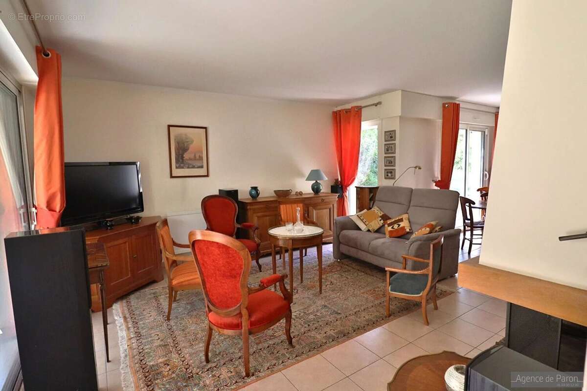 Maison à VERRIERES-LE-BUISSON