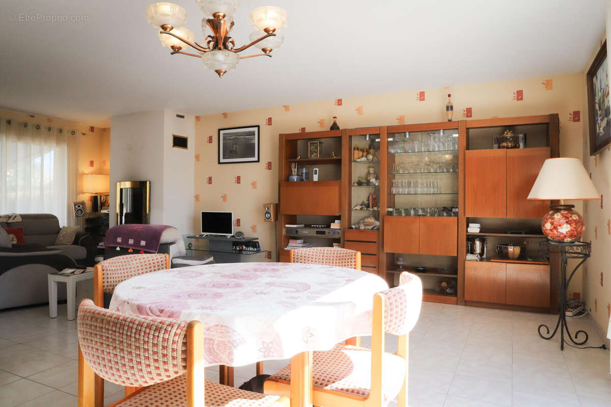 Maison à VAUX-SUR-MER