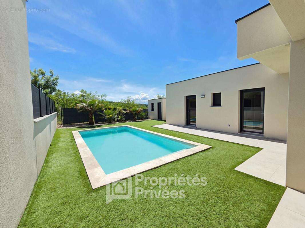 Maison à MONTELIMAR