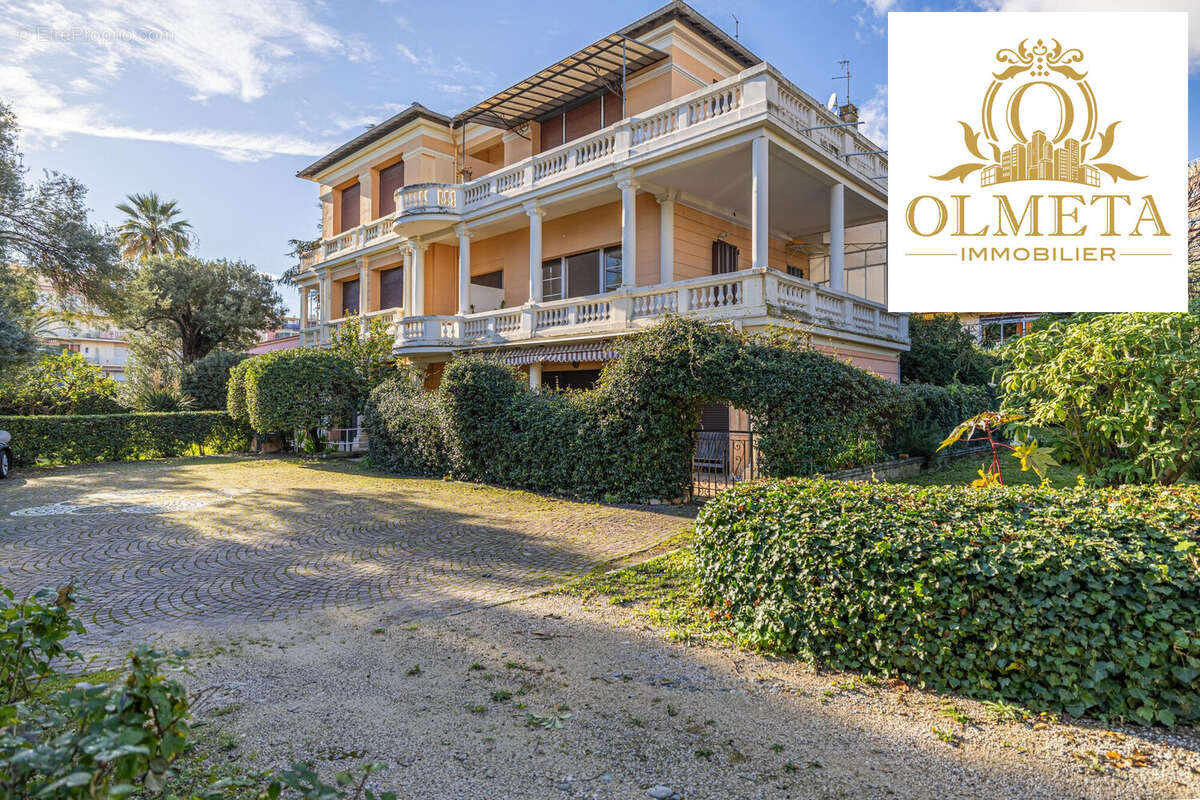 Appartement à ROQUEBRUNE-CAP-MARTIN