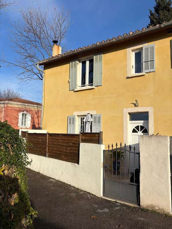 Appartement à SALON-DE-PROVENCE