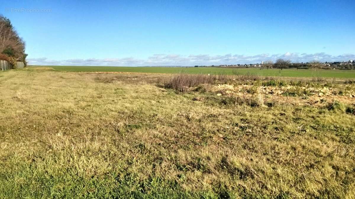Terrain à YVERSAY