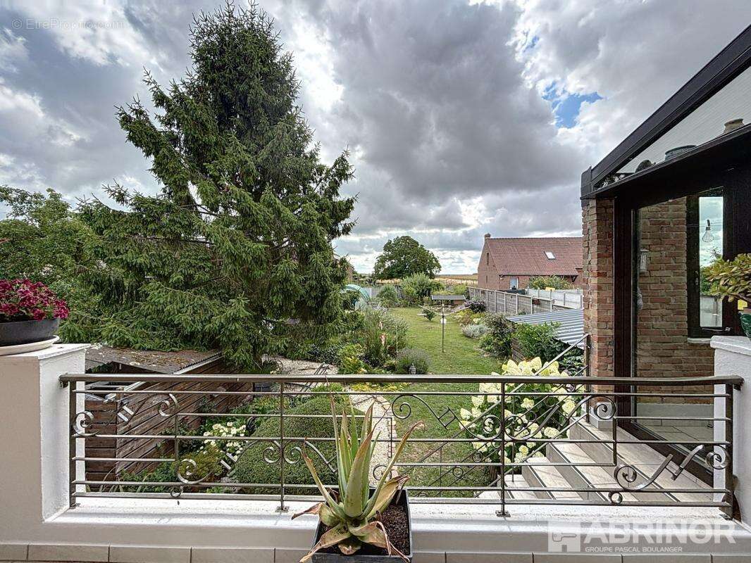 Maison à GONDECOURT