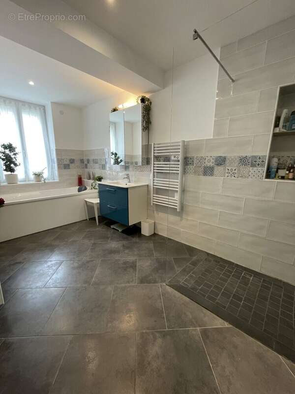 Maison 215 m² à Marly-Gomont  - photo 6